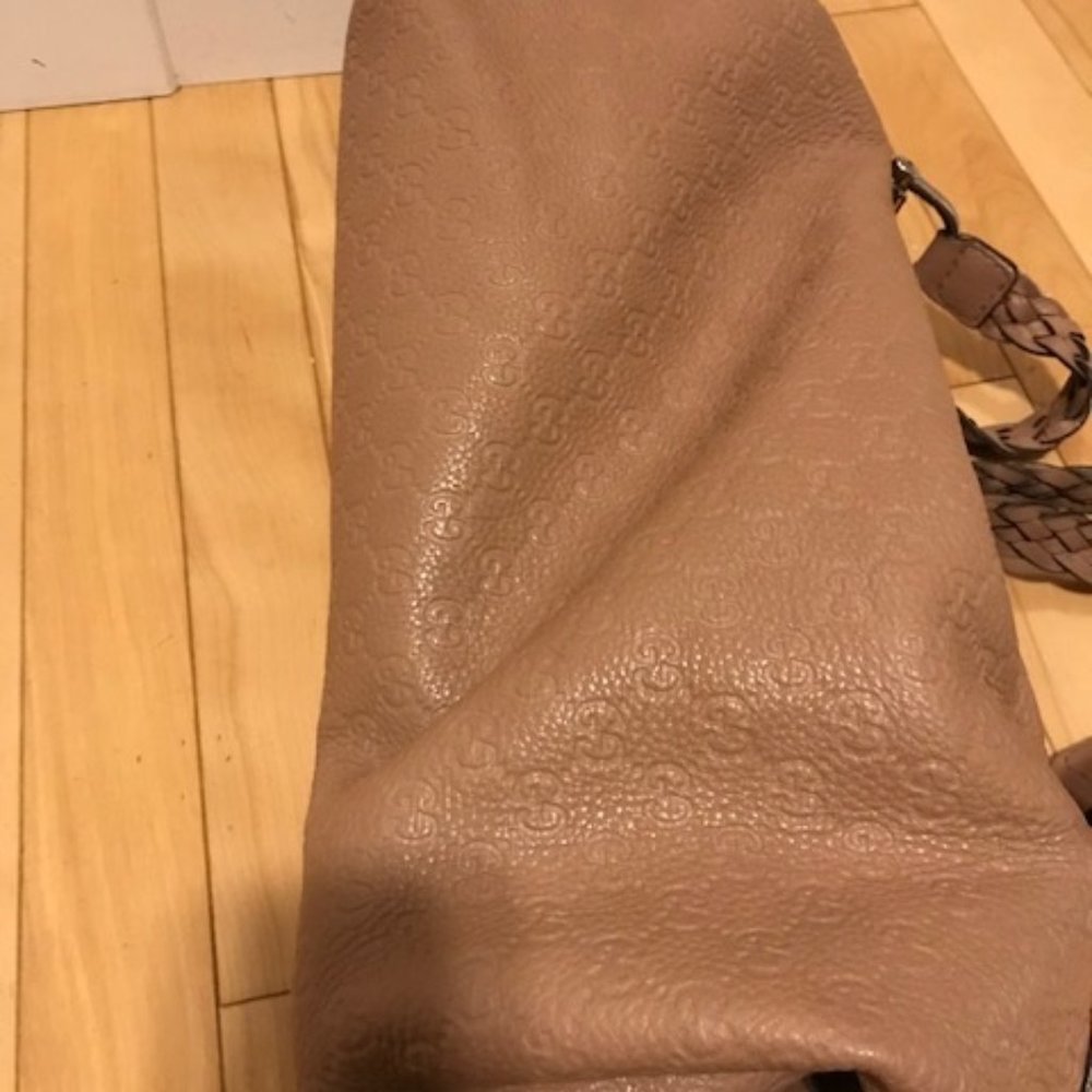 Authentic Gucci Leather Handbag